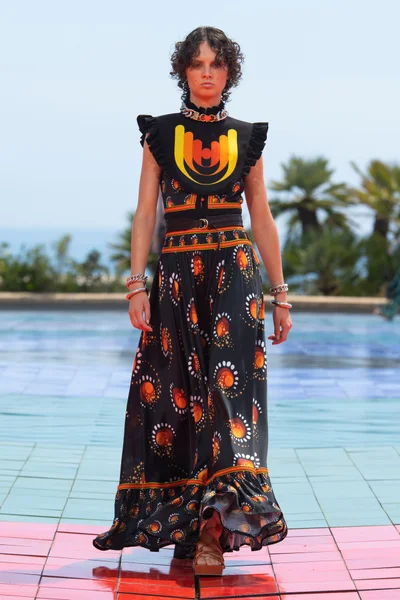Look 13